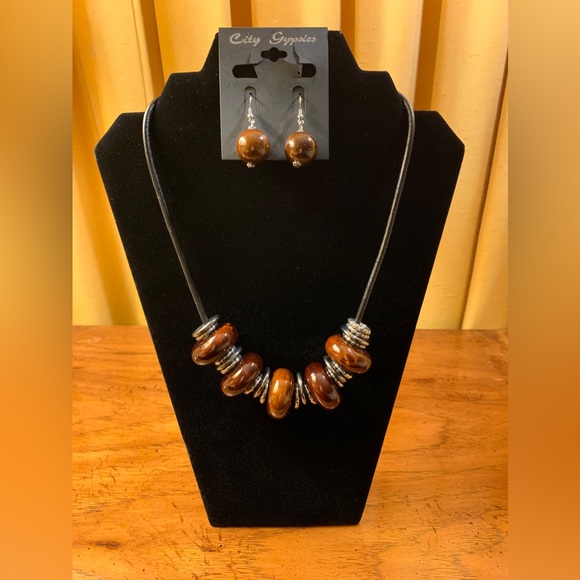 NWT, City Gypsies Brown Beaded and Silver Tone Necklace, 22” - Picture 2 of 6